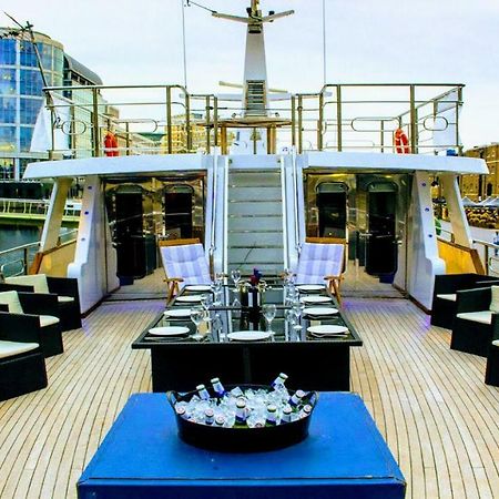 Hotel Absolute Pleasure Yacht Londra Esterno foto