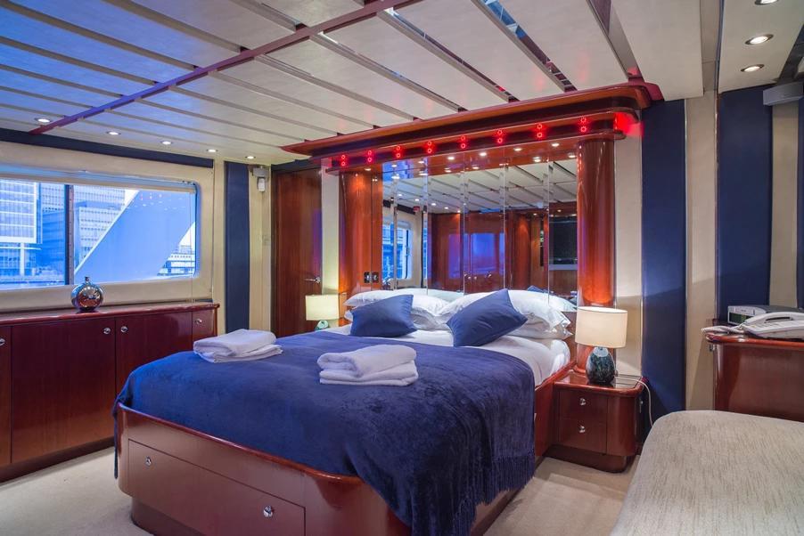 Hotel Absolute Pleasure Yacht Londra Esterno foto