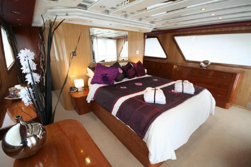 Hotel Absolute Pleasure Yacht Londra Esterno foto