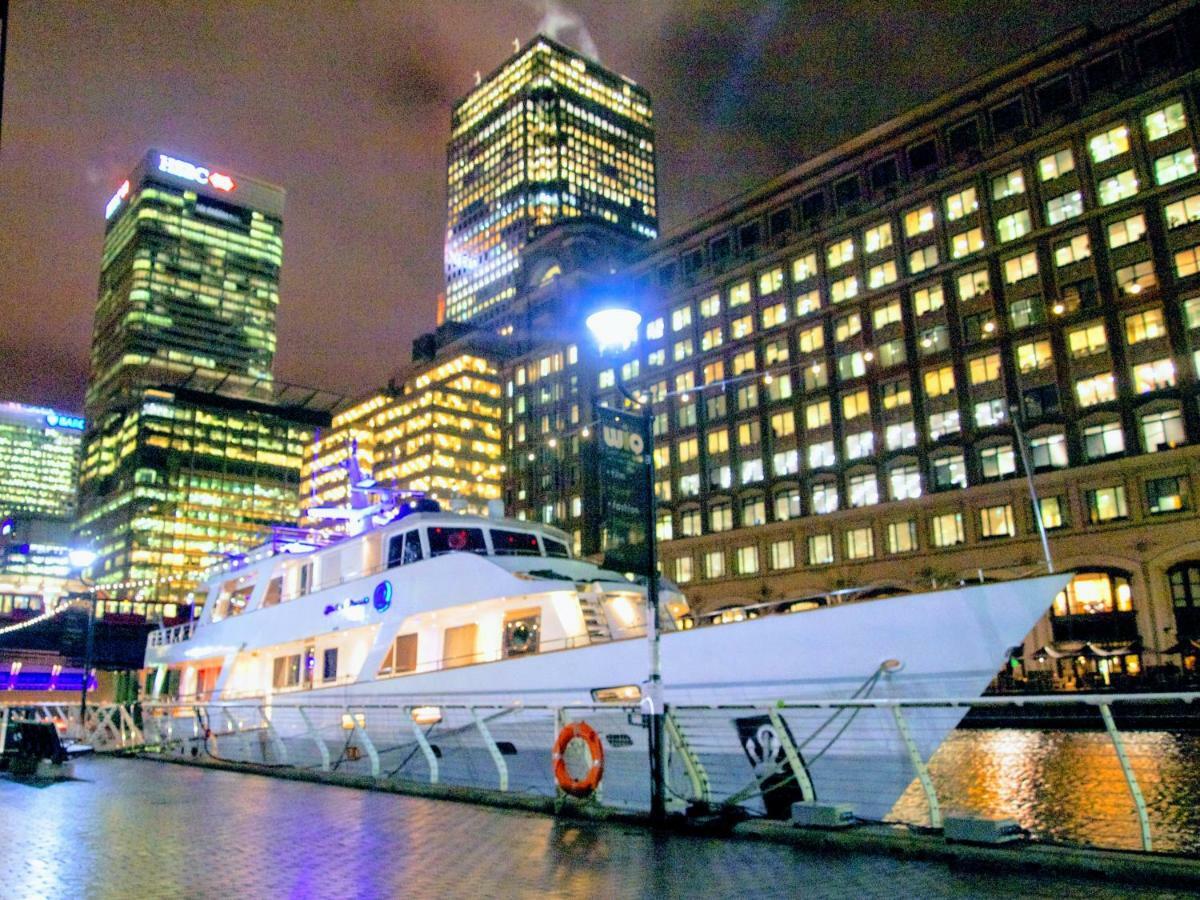 Hotel Absolute Pleasure Yacht Londra Esterno foto